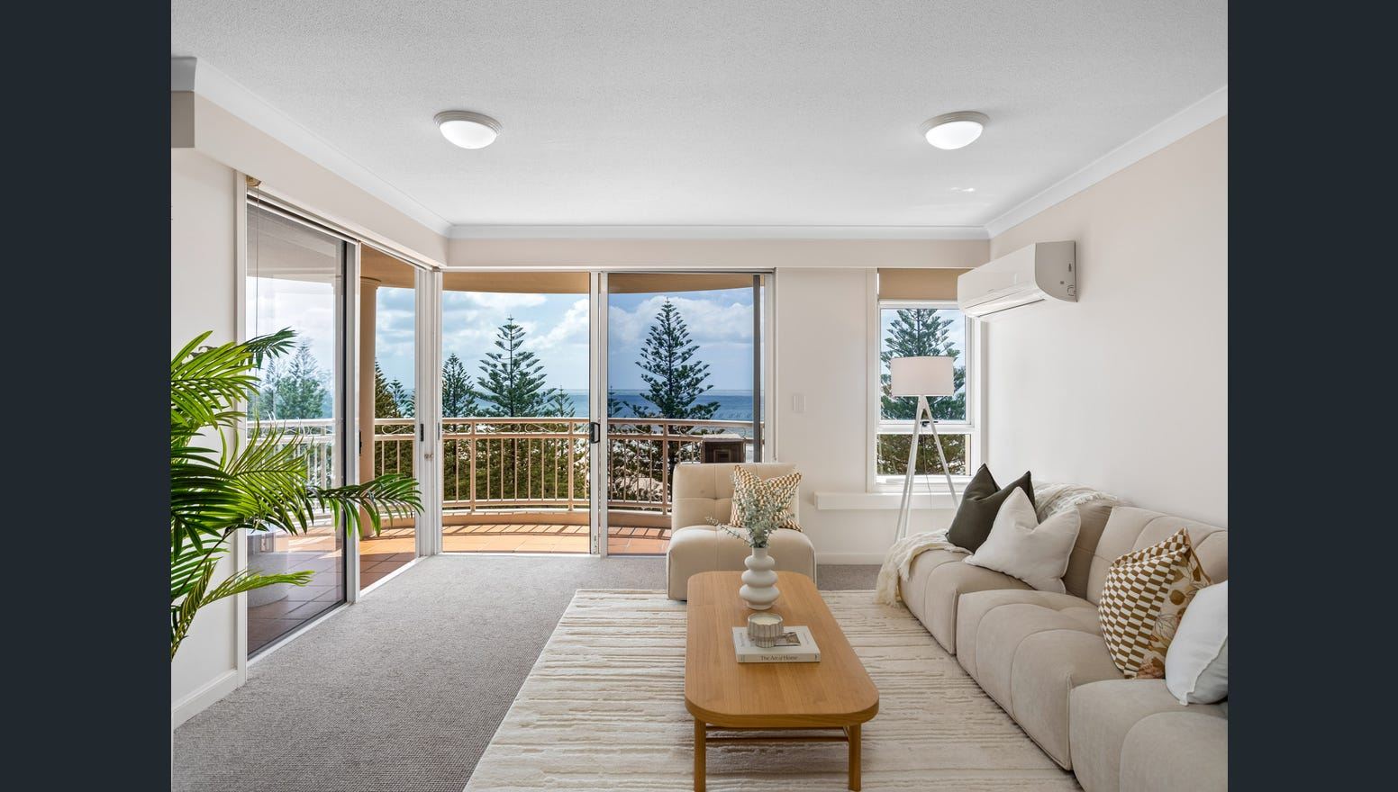 Neutral plush carpet in an apartment