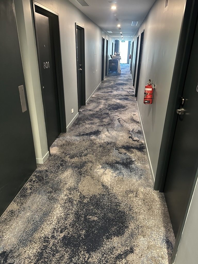 Guest room corridor carpet, Novotel South Brisbane